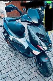 Scooter Aprilia SR usato