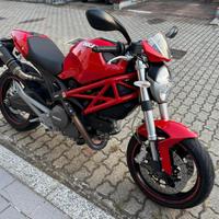 Ducati Monster 696