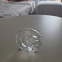 Scultura in cristallo con scoiattolo inciso 
