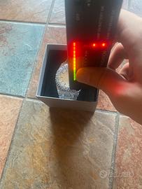 Orologio in moissanite pass il test del diamante