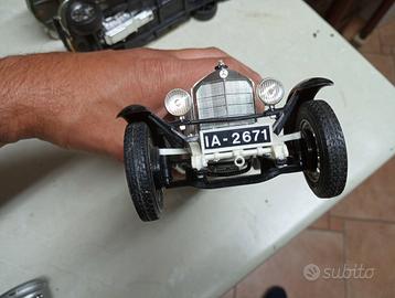 Modellino burago mercedes