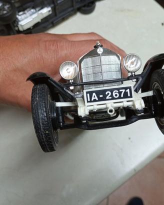 Modellino burago mercedes