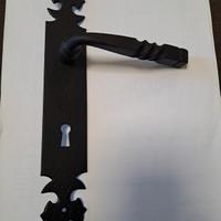 maniglia in ferro battuto nera opaco.