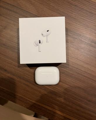 AirPods Pro 2 + Cover Elago + Gommini in foam