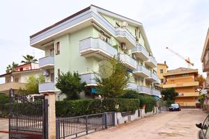 2 LOCALI A FRANCAVILLA AL MARE