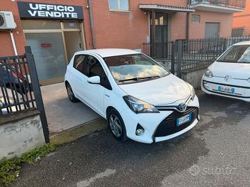 Toyota Yaris 1.5 Hybrid 5 porte Trend