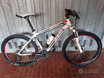 Mtb Specialized Hardrock sport sempre al chiuso