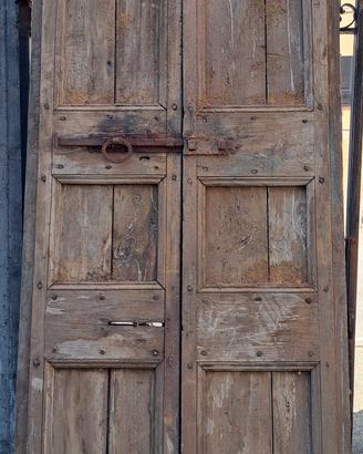 Portone antico in legno 