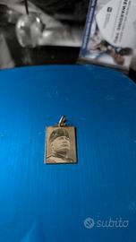 Medaglia oro con volto del Duce in grande uniforme