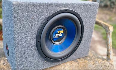 subwoofer BOSS 800 watt, in cassa dedicata da auto