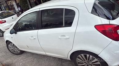 Opel corsa 2012 diesel