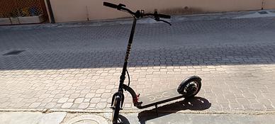 monopattino elettrico nilox