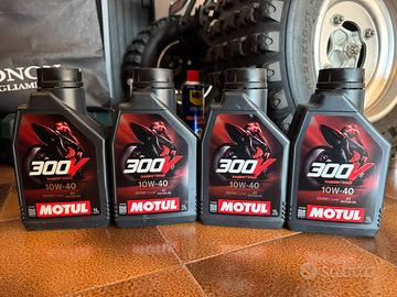 Motul 300V 10W 40