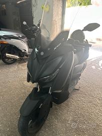 Yamaha Xmax 300