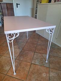 scrivania ikea rosa 