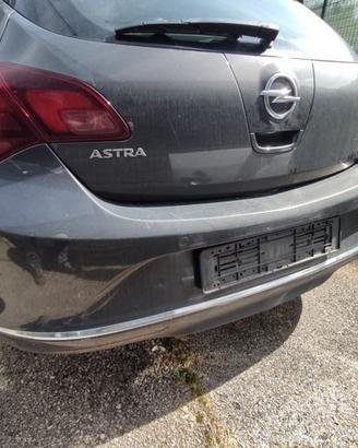 Paraurti posteriore OPEL ASTRA J del 2013