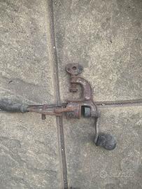 Macchinetta per preparare cartucce per cacciatori