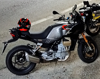 Moto Guzzi V 100 Mandello S anno 2023