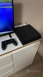 Playstation 4 slim 500 GB Giochi + cavi inclusi