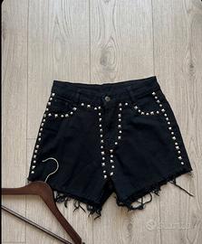 pantaloncini neri borchiati 