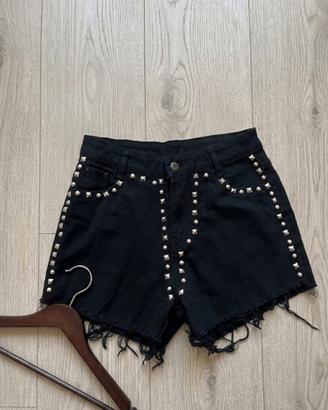 pantaloncini neri borchiati 