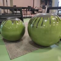 Vasi ornamentali a sfera in terracotta smaltata