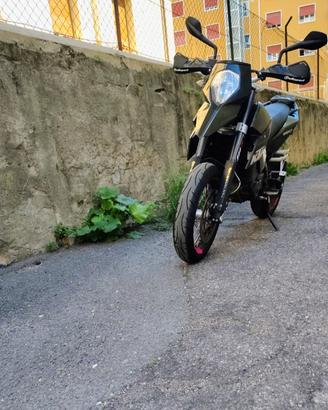 KTM 690 SM (2010) - Soli 36.902 km