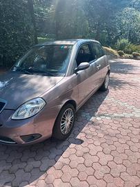 Lancia y