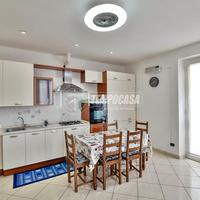 BILOCALE CON TERRAZZO