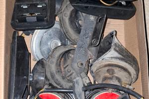 Ricambi Fiat Uno: clacson, alternatori e varie.