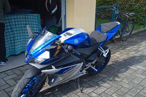 Yamaha yzf r125 2016