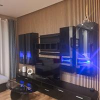 parete attrezzata + tavolino