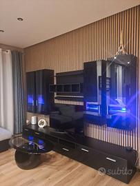 parete attrezzata + tavolino