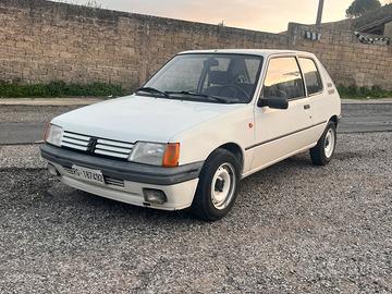 Peugeot 205