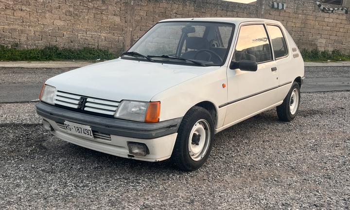 Peugeot 205