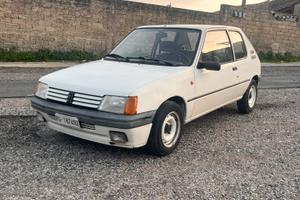 Peugeot 205