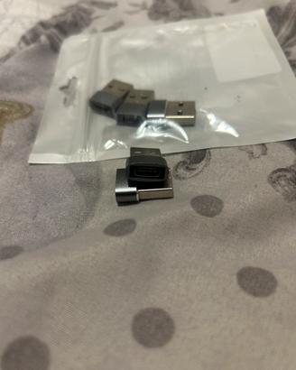 Cavo HDMI e adattatori USB c - USB a