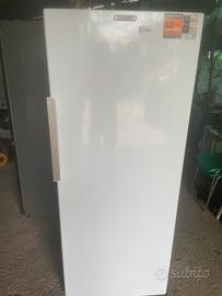 Whirlpool Congelatore Verticale 7 cassetti