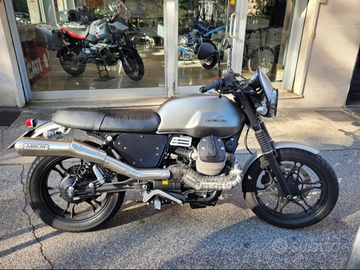 Moto Guzzi V7 Stone