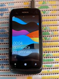 Nokia 610 con Caricabatteria
