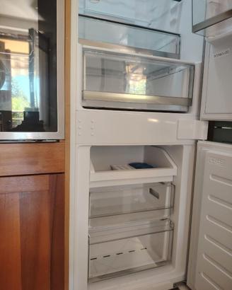 Frigorifero DeLonghi da incasso usato solo 6 mesi