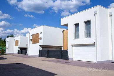 Villa di 301 m² con più di 5 locali e box auto dop