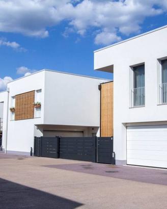 Villa di 301 m² con più di 5 locali e box auto dop