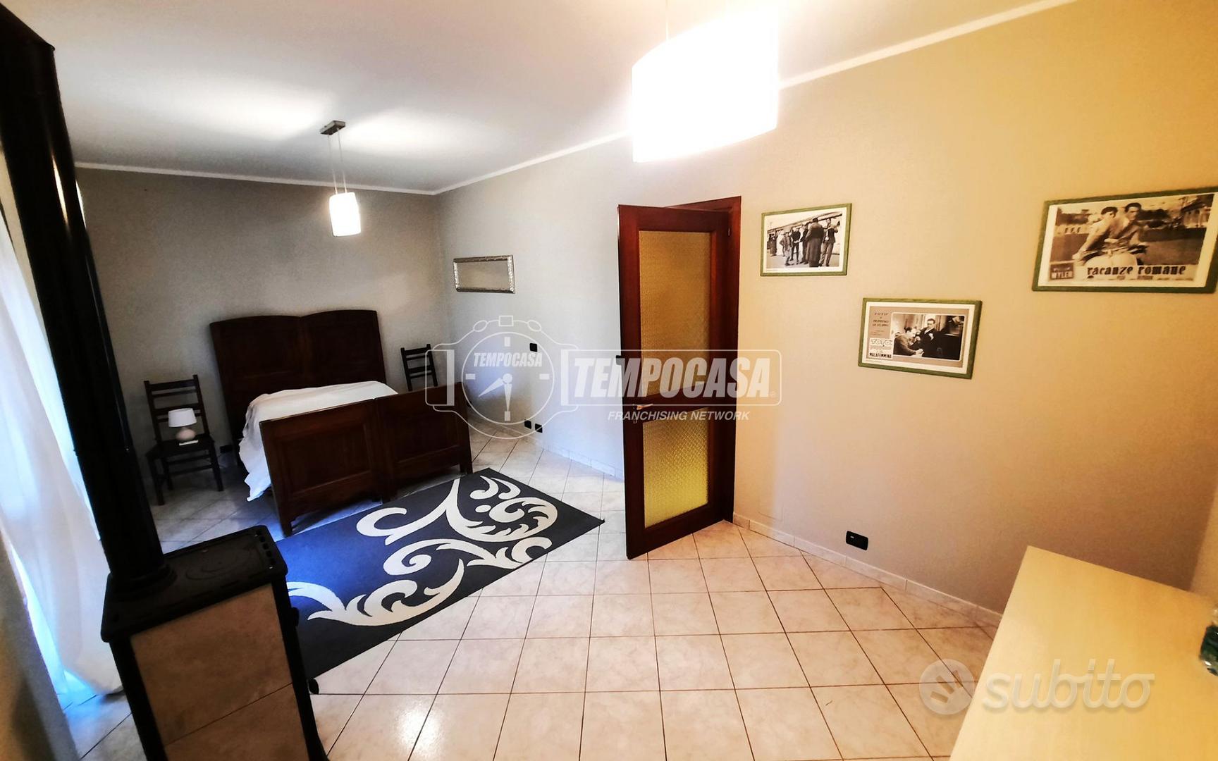 VILLA BIFAMILIARE IN ZONA COLLINARE - View 4
