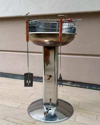 Barbecue a carbone su colonna con accessori