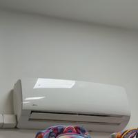 3 climatizzatori midea con 3 unità esterne