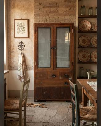 Vetrina in legno di noce primi.del 900