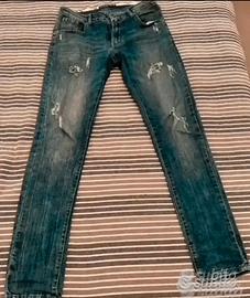 Jeans H&H con strappi