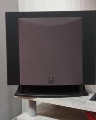 sub attivo da casa marca yamaha