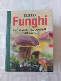 Libro TUTTO FUNGHI isbn 978-88-440-3813-7
